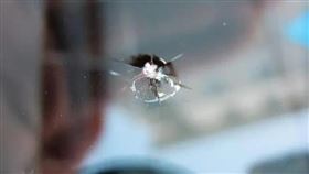 國道,碎石,擋風玻璃,後車,前車(翻攝自 爆廢公社)