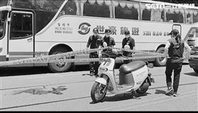 國道一號車禍，駕駛從高架橋摔落內湖。（圖／翻攝畫面）