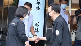 余苑綺靈堂第二天　總統蔡英文弔唁
