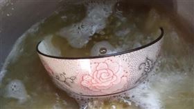 煮綠豆湯「丟空碗入鍋內」？真實用途曝　網驚：阿嬤也做過（圖／翻攝自家常菜臉書社團）