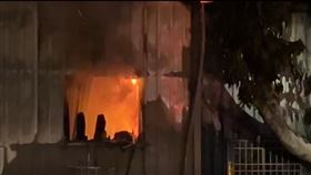 宜蘭員山鄉惠深一路的一家木材工廠２４日傳出火警。（圖／翻攝畫面）