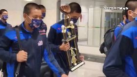 次青少棒冠2400.