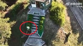 國軍對中共無人機丟石頭（圖／翻攝自微博）