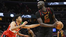 ▲佛爾（Tacko Fall）身高230公分。（圖／美聯社／達志影像）