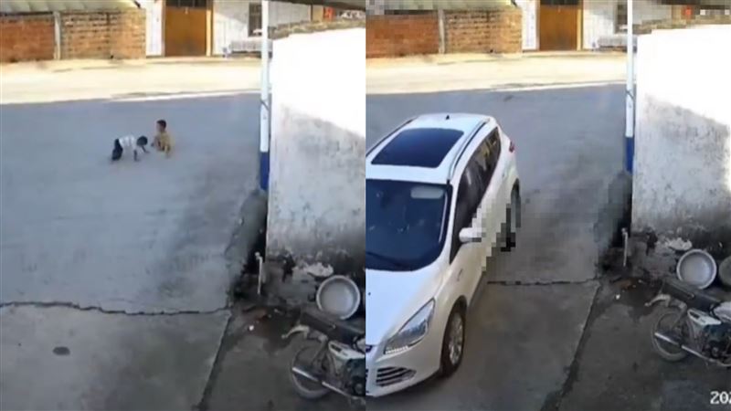 男童蹲地玩被車輾拖行　驚嚇影片曝光