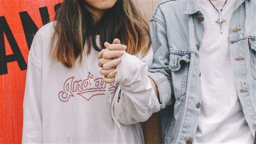 男友每月給生活費！正常嗎?網一面倒喊6字