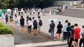 趙立堅炫耀「重慶圖書館擠滿人」　網點破真相：要點臉好嗎