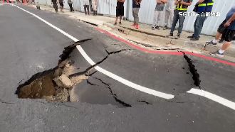 馬路3度塌陷！距民宅僅8公尺心驚驚