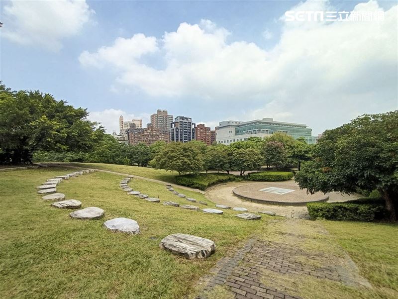 捷運萬大線尚未通車中和段有三站房價已明顯走揚,其中又以中和高中站年增1成6出現漲勢最強勁。(圖/記者陳韋帆攝影)