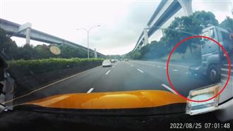 聯結車推撞休旅車近百公尺　畫面曝光