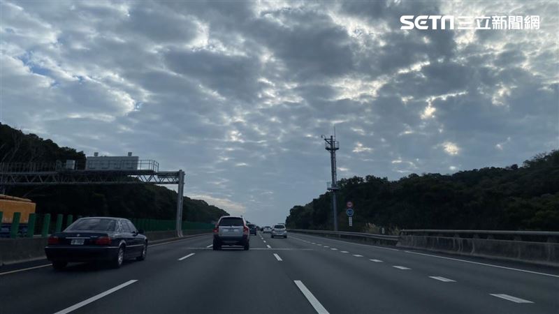 男國道遭跟車惡意檢舉　收23張罰單