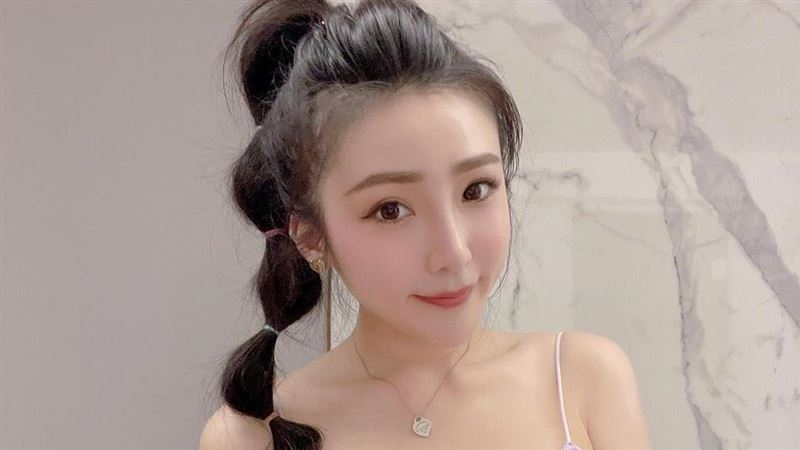女神踏青「只穿內衣」網：最美的風景