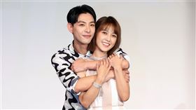 大元(林艾璇)、連晨翔出席「門當互懟愛上你」首映會。（記者邱榮吉/攝影）