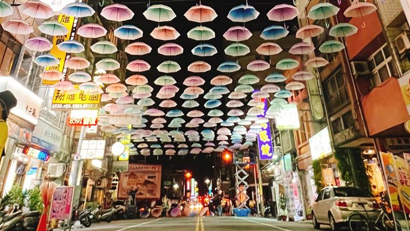 獨／「鬼門關夜市」已逛網友喊超美