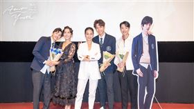 沈駿（左起）、張詩盈、陳雪甄、李振浩、黃信赫亮麗出席《About Youth》首映會。（圖／大慕可可、bilibili提供）