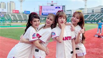 韓職開球差點跌倒　籃籃：人生巔峰！