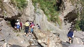 台中清水區公所5人在南投仁愛鄉武界失蹤，警消搜尋。（圖／翻攝畫面）