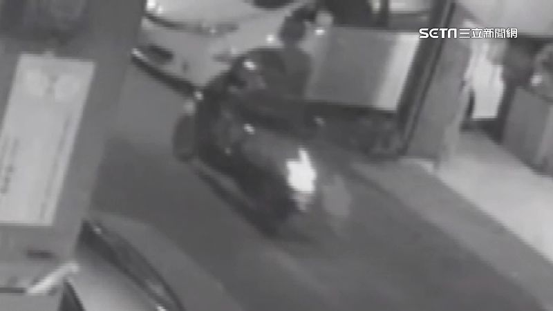 趁友旅遊竊52萬　留紙條嫁禍員工