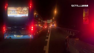 閃右切車遊覽車國道急剎　3乘客受傷