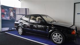 黛安娜王妃生前鍾愛的個人座駕Ford Escort RS Turbo(圖／美聯社／達志影像)