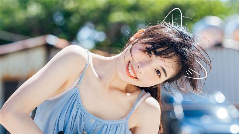 最美里長換人當　清新正妹比基尼拉票