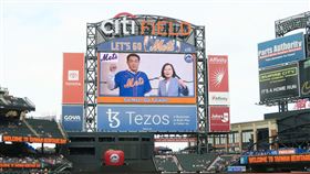 紐約大都會台灣日  蔡總統與彭政閔同框美國職棒大聯盟紐約大都會台灣日28日舉行，賽前外野大螢幕播放總統蔡英文和開球嘉賓彭政閔同框的預錄影片。中央社記者尹俊傑紐約攝  111年8月29日