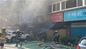 台北市中山區一處影印店起火。（圖／翻攝畫面）