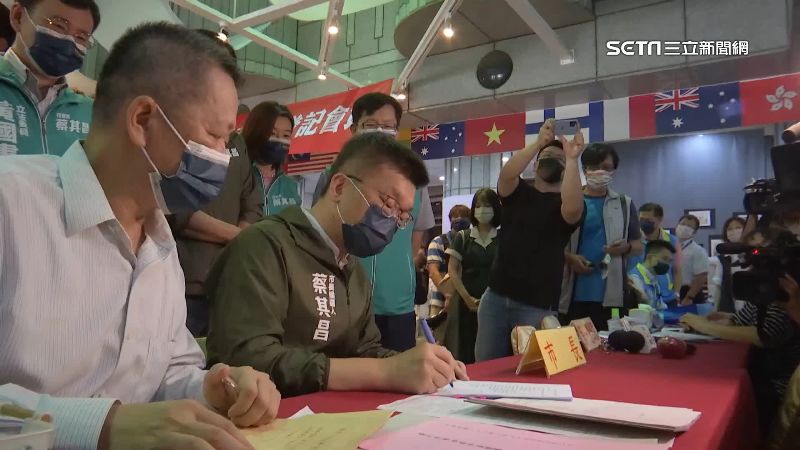 搶頭香登記參選　蔡其昌：迫不及待