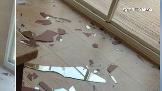 帶孩出遊住民宿　遇鏡爆裂玻璃碎滿地