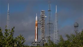 NASA原訂29日試飛太空發射系統火箭（圖），但因4具巨大引擎其中1具發生溫度問題，於最後一刻取消發射。（圖／翻攝自NASA網頁nasa.gov）
