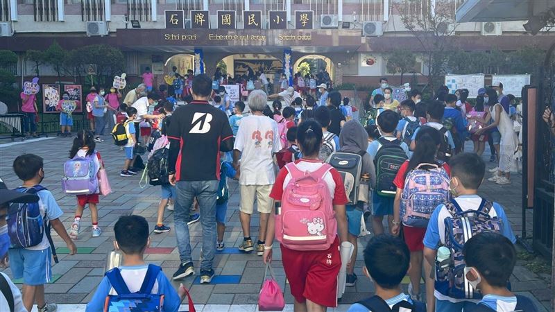 開學日「離家」焦慮　這樣哄孩子搞定