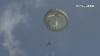 傘花朵朵開　陸軍航特部官兵空降潮州