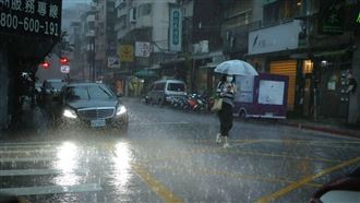 新／雨神入夜開炸！北北宜大雨特報