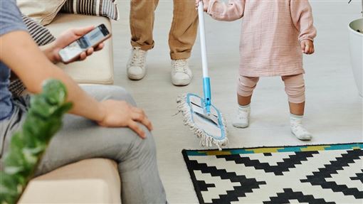 菜瓜布是浴室殺手　專家曝大掃除超級神器