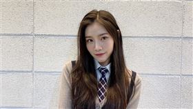 李紫嫣曬出學生制服照。（圖／翻攝自李紫嫣IG)