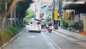 急煞自摔,騎士,輾過,中和,翻攝畫面