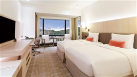 台北萬豪酒店「雞+酒 豪堡假期」一泊二食住房專案，平日入住經典客房每房每晚5,699元起。（圖／飯店業者提供）