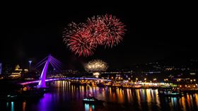 漁人碼頭/情人橋(新北市政府漁業及漁港事業管理處提供)