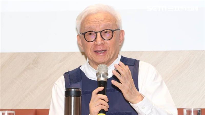 曹興誠宣布先捐10億　曝二大計劃