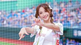 職棒味全龍啦啦隊員君白。（圖／翻攝自君白IG）