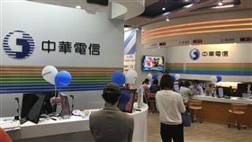 4G吃到飽,中華電信,門市。（圖／記者簡佑庭攝）
