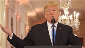 16:9
共和黨丟眾院  川普仍戰力滿點共和黨期中選舉輸掉聯邦眾議院，這沒影響美國總統川普的行事風格，他在7日選後首場記者會上大罵主流媒體散播仇恨，還指控民主黨想彈劾他的人「有病」。中央社記者鄭崇生華盛頓攝  107年11月8日