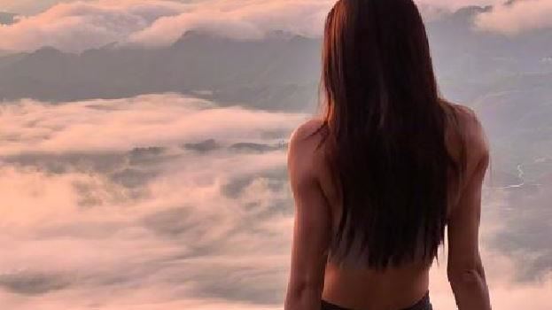 女星曬風景照！美背身材曲線太搶鏡