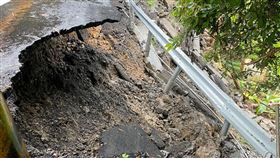 軒嵐諾,颱風,新樂大橋,坍方（圖／翻攝畫面）