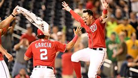 ▲梅尼西斯（Joey Meneses）敲出再見3分砲。（圖／翻攝自國民推特）