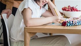 父女,家庭,小孩。（圖／pexels）