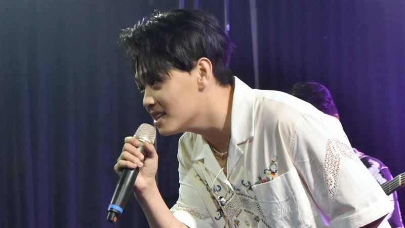 男星刪光IG消失兩年　首露面大反差