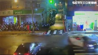 新北警趕火災現場未鳴笛！路口被撞飛