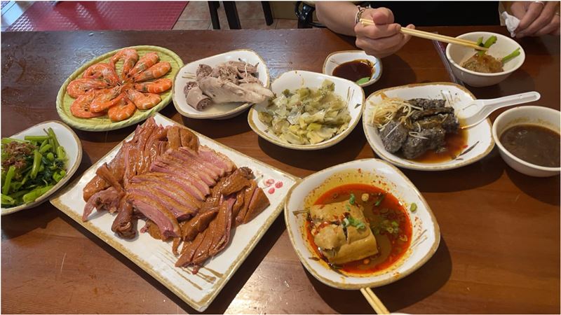 曖昧女超大食量他嚇縮了　網反讚好