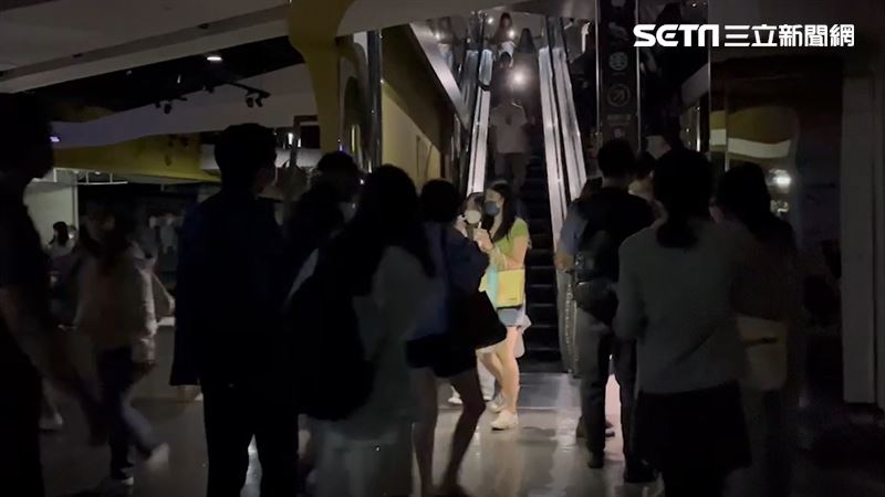 京站百貨突停電　館方緊急疏散客人
